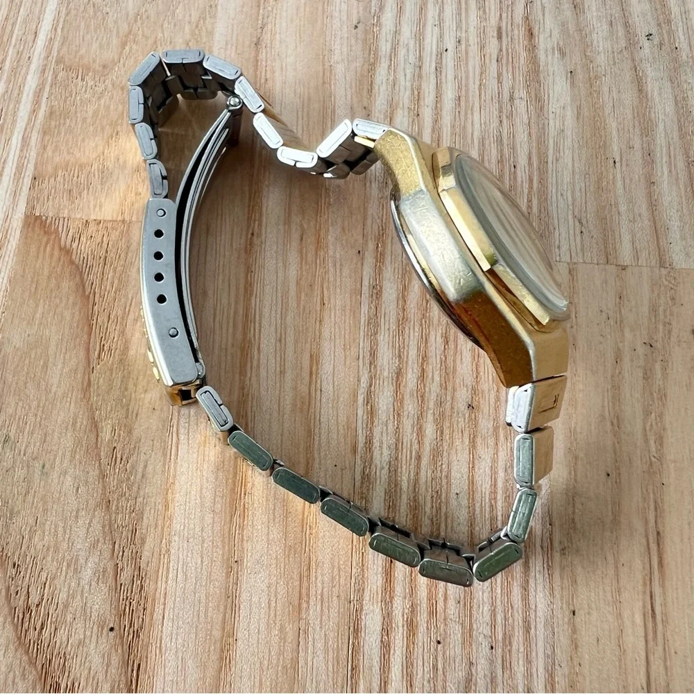 Vintage Seiko ladies gold tone dress watch NEW BATTERY